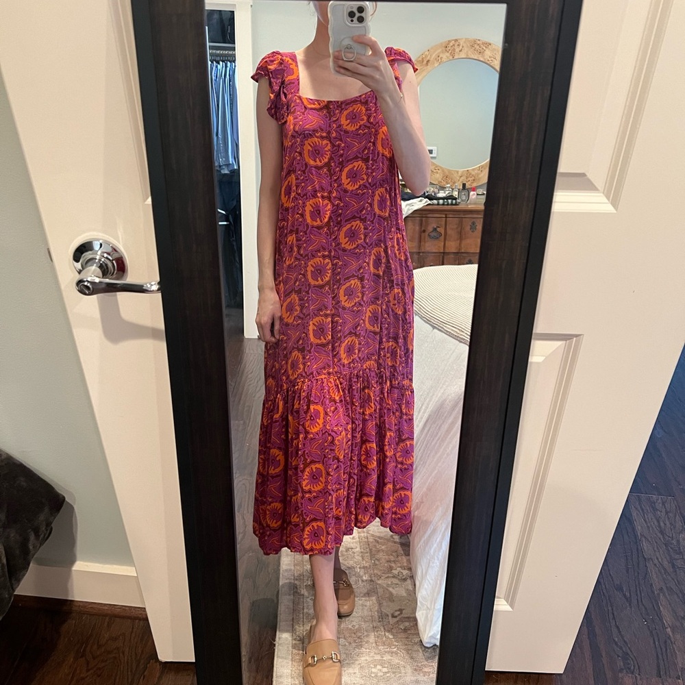 House of Harlow 1960 floral maxi dress. In great condition.